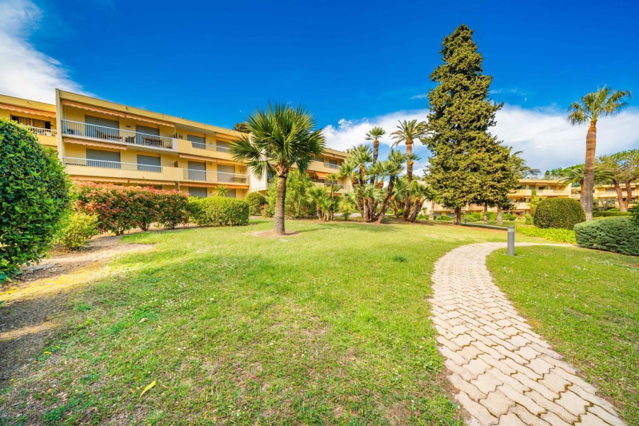 Spacious Apartment At A 5 Min Walk From The Beach Antibes Exteriör bild