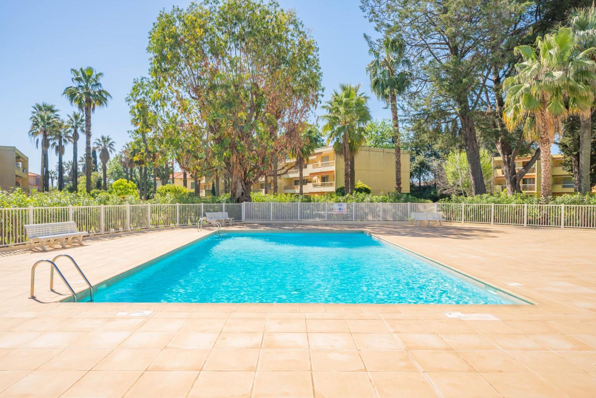 Spacious Apartment At A 5 Min Walk From The Beach Antibes Exteriör bild