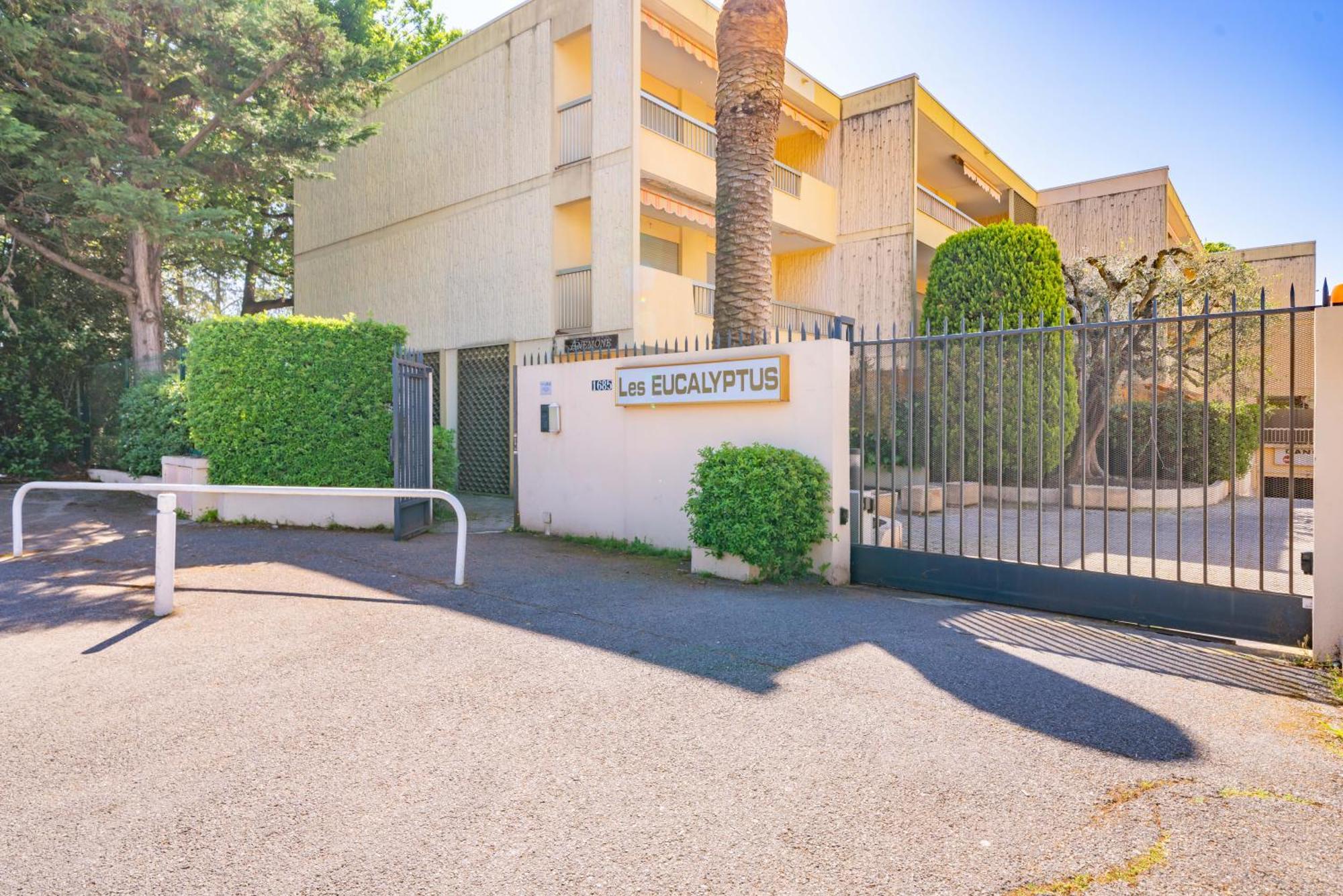 Spacious Apartment At A 5 Min Walk From The Beach Antibes Exteriör bild